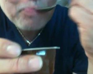 Waarom staat daar een toetje tijdens het masturberen