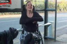 Flashen vanuit haar rolstoel